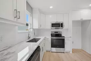 1012 S 1st St, Sherman, TX 75090 - Photo 11