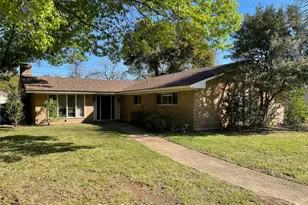 5300 Lake Crest Dr, Waco, TX 76710 - Photo 3