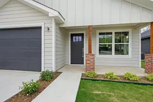 1008 S 1st St, Sherman, TX 75090 - Photo 3