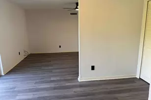 302 Independence Dr, Garland, TX 75043 - Photo 7