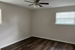 501 Sparks St, Grand Prairie, TX 75051 - Photo 9