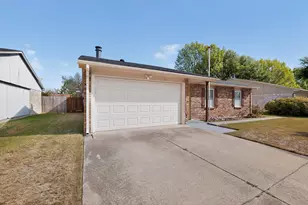 1010 California Trail, Grand Prairie, TX 75052 - Photo 5