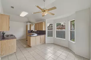 500 Bluebonnet Dr, Burleson, TX 76028 - Photo 13