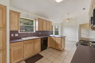 500 Bluebonnet Dr, Burleson, TX 76028 - Photo 15