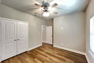 806 Greyson Ln, Greenville, TX 75402 - Photo 5