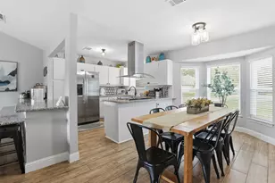 217 Granada Calle St, Granbury, TX 76049 - Photo 5