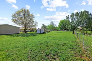 503 Wilson St, Whitesboro, TX 76273 - Photo 31