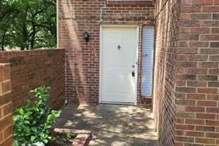 1914 Shorewood Dr, Grapevine, TX 76051 - Photo 3