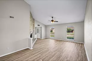 513 Beechwood Dr, Grand Prairie, TX 75052 - Photo 17