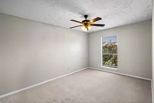 513 Beechwood Dr, Grand Prairie, TX 75052 - Photo 15