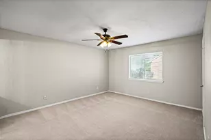 513 Beechwood Dr, Grand Prairie, TX 75052 - Photo 23