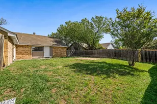 513 Beechwood Dr, Grand Prairie, TX 75052 - Photo 25