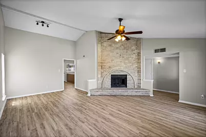 513 Beechwood Drive, Grand Prairie, TX 75052 - Photo 5