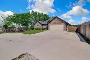 7137 John T White Rd, Fort Worth, TX 76120 - Photo 3