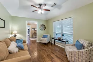 2719 N Surrey Dr, Carrollton, TX 75006 - Photo 5