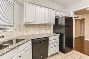 16301 Ledgemont Ln, Addison, TX 75001 - Photo 3