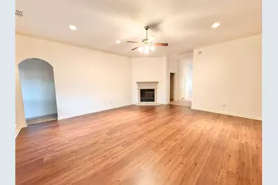 5827 Windy Meadow Lane, Grand Prairie, TX 75052 - Photo 9