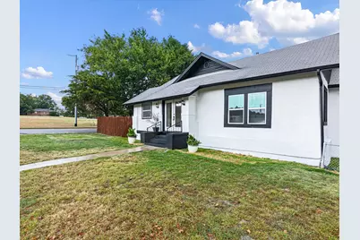 611 Cherry Street, Bowie, TX 76230 - Photo 29