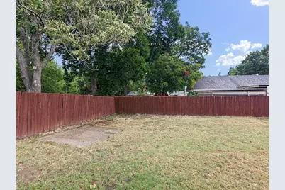 611 Cherry Street, Bowie, TX 76230 - Photo 33