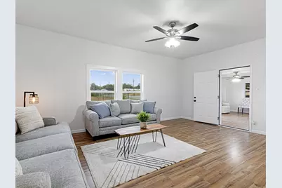 611 Cherry Street, Bowie, TX 76230 - Photo 3