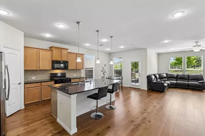 211 Copper Canyon Drive, Lewisville, TX 75067 - Photo 3