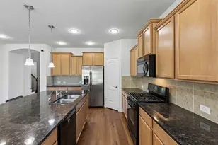 211 Copper Canyon Dr, Lewisville, TX 75067 - Photo 5