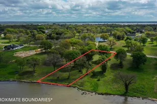 1520 Shoreline Dr, Mabank, TX 75143 - Photo 1