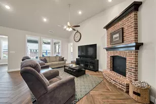 9921 Peninsula Pt, Little Elm, TX 75068 - Photo 5