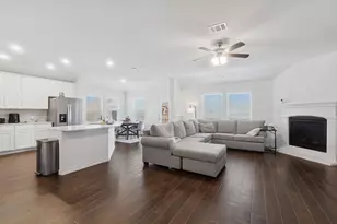 3260 Hunters Gln Dr, Aubrey, TX 76227 - Photo 7