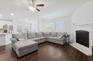 3260 Hunters Gln Dr, Aubrey, TX 76227 - Photo 9