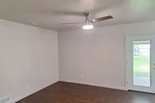 209 Heather Dr, Garland, TX 75042 - Photo 3