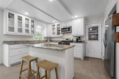 2306 Oak Cliff Drive, Waco, TX 76710 - Photo 7