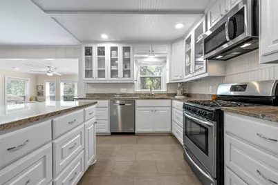 2306 Oak Cliff Drive, Waco, TX 76710 - Photo 9