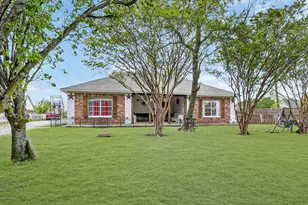 2070 Co Rd 377, Van Alstyne, TX 75495 - Photo 5