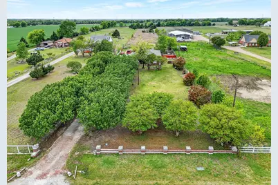 2070 County Road 377, Van Alstyne, TX 75495 - Photo 31