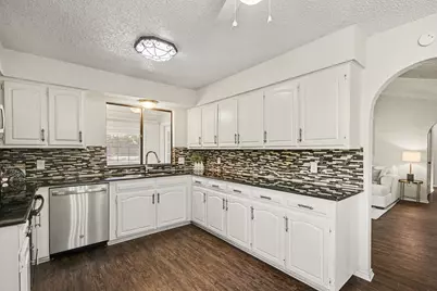 2621 Warren Lane, Fort Worth, TX 76112 - Photo 11