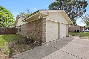2621 Warren Ln, Fort Worth, TX 76112 - Photo 3