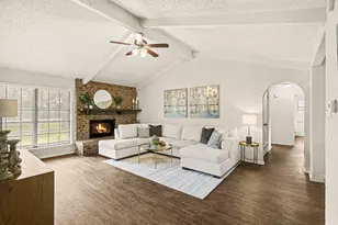 2621 Warren Ln, Fort Worth, TX 76112 - Photo 5