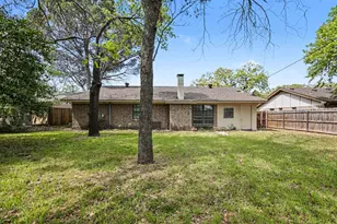 2621 Warren Ln, Fort Worth, TX 76112 - Photo 31