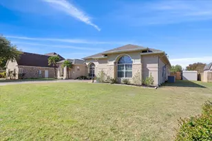 936 Queen Elizabeth Dr, Waco, TX 76657 - Photo 3