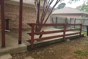 206 Hackberry Dr, Greenville, TX 75402 - Photo 9