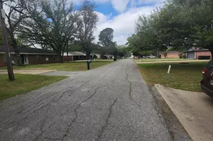 206 Hackberry Dr, Greenville, TX 75402 - Photo 5