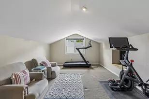 9469 Gatetrail Dr, Dallas, TX 75238 - Photo 23