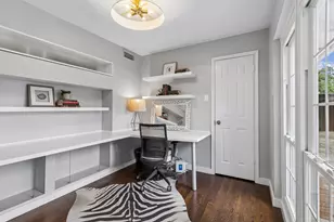 9469 Gatetrail Dr, Dallas, TX 75238 - Photo 11