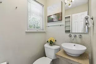 9469 Gatetrail Dr, Dallas, TX 75238 - Photo 13