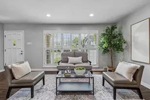 9469 Gatetrail Dr, Dallas, TX 75238 - Photo 3