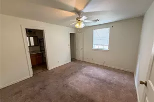 907 W Fischer St, Sherman, TX 75092 - Photo 9