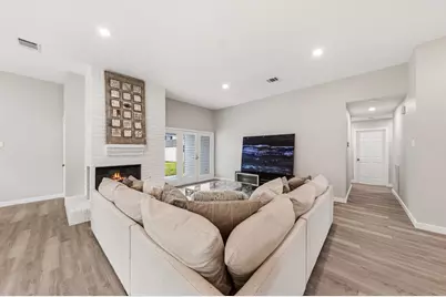 813 Creek Valley Road, Mesquite, TX 75181 - Photo 5