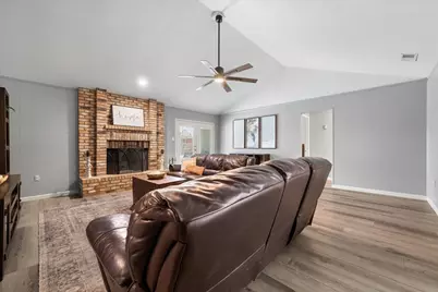 3800 Twin Creek Drive, Arlington, TX 76015 - Photo 13