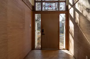 2001 Park Hill Dr, Arlington, TX 76012 - Photo 3